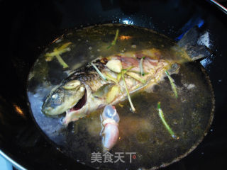醋椒鲫鱼的做法步骤：4