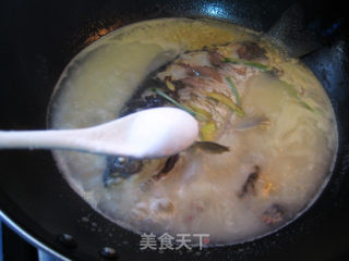 醋椒鲫鱼的做法步骤：5