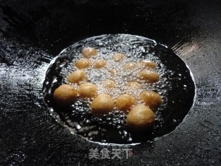 莲藕Q吃法----香炸藕丸的做法步骤：5