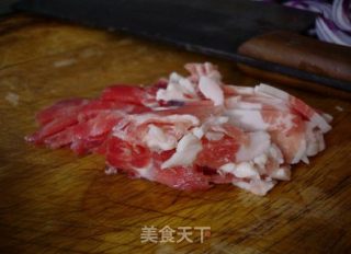 肉丝洋葱炒鲜蘑的做法步骤：3