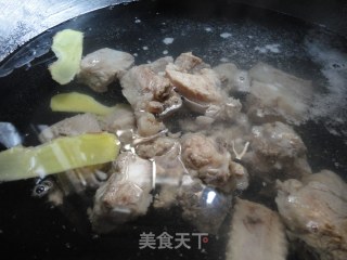 家常版-----糖醋排骨的做法步骤：1
