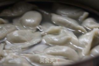 荠菜饺子的做法步骤：11