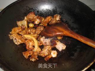 秋栗红烧鸭肉的做法步骤：3
