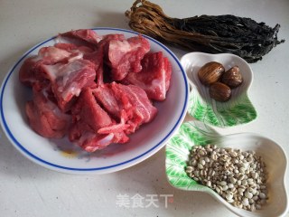 菜干猪骨汤的做法步骤：1