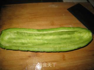 豆豉虾仁炒苦瓜的做法步骤：1