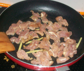 私家版——醋肉炒杏鲍茹的做法步骤：6