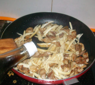 私家版——醋肉炒杏鲍茹的做法步骤：9