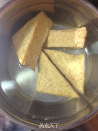 油豆腐燒茄菇 【傳統的家常炒菜】新鮮嚐的做法步骤：6