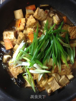 油豆腐燒茄菇 【傳統的家常炒菜】新鮮嚐的做法步骤：19