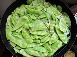 自制干梅豆的做法步骤：4