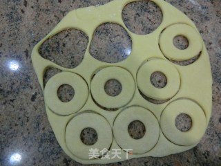 甜甜圈的做法步骤：5