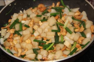 粒粒香甜--腰果炒沙葛的做法步骤：8