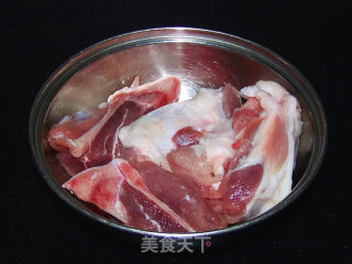 【玉米淮山骨头汤】的做法步骤：1