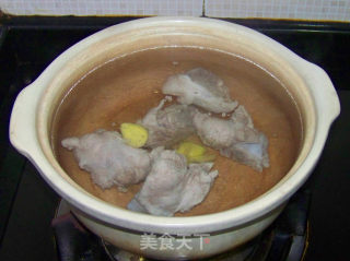 【玉米淮山骨头汤】的做法步骤：6