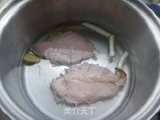 彩椒鸡丝的做法步骤：2