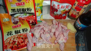 香辣蒜香烤翅尖的做法步骤：1