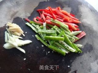 双椒炒鸡杂的做法步骤：3