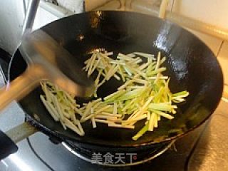 韭黄炒蛋的做法步骤：3