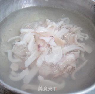 辣得好滋味《葱爆小管》的做法步骤：4