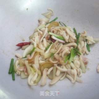 辣得好滋味《葱爆小管》的做法步骤：8