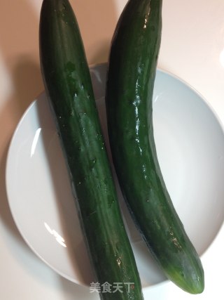 涼拌蒜辣黃瓜【傳統的家常涼拌】新鮮嚐的做法步骤：1