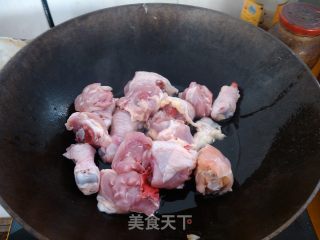土豆烧鸡腿的做法步骤：4