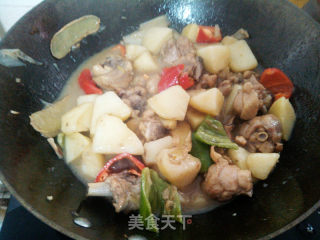 土豆烧鸡腿的做法步骤：9