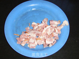 培根蘑菇茄汁意面的做法步骤：2