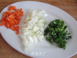 花样炒饭的做法步骤：1