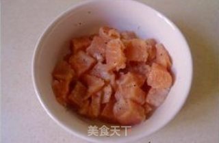 梅干菜烧三文鱼的做法步骤：3