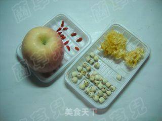苹果莲子炖银耳的做法步骤：1