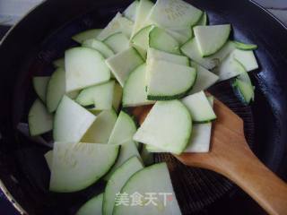 辣炒倭瓜片的做法步骤：3
