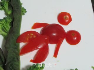 金鱼摆盘的做法步骤：6
