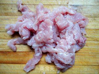 美味家常小炒之------西葫芦炒肉片的做法步骤：3