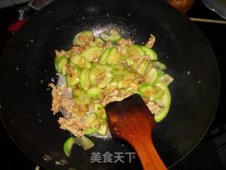 美味家常小炒之------西葫芦炒肉片的做法步骤：8