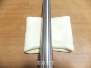 糖尿病患者可以吃的小点心----无糖少油芝麻苏打饼干的做法步骤：4