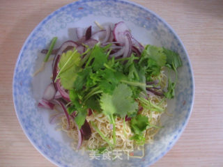 【东北菜】-炝拌干豆腐丝的做法步骤：6