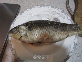 老干妈烧鲫鱼的做法步骤：3