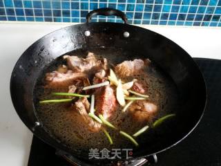 大骨炖榛蘑的做法步骤：7