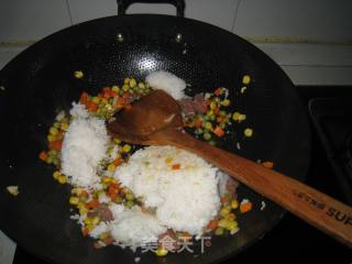 牛肉炒饭的做法步骤：4