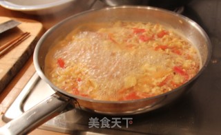 西红柿鸡蛋炖饭的做法步骤：3