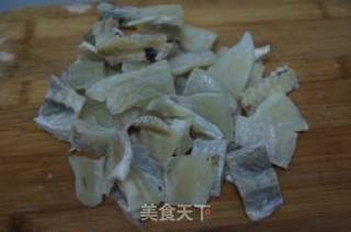 青椒炒咸鱼干的做法步骤：4