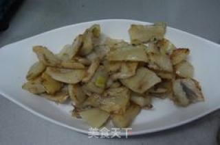 青椒炒咸鱼干的做法步骤：6