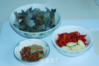 香辣虾尾的做法步骤：1