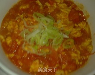 蕃茄鸡蛋面之海味版的做法步骤：4