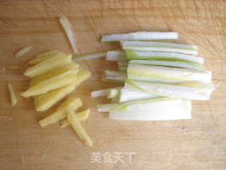 素炒蟹味菇的做法步骤：4
