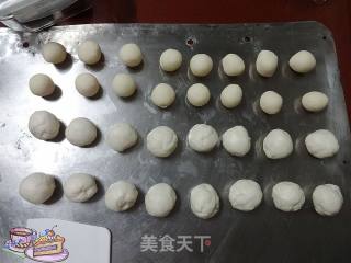 蛋黄酥的做法步骤：8