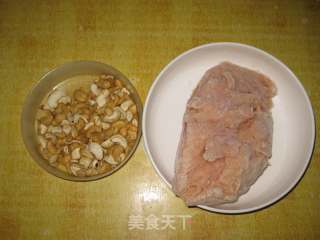 腰果鸡丁的做法步骤：1