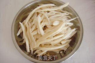 手撕杏鲍菇的做法步骤：2