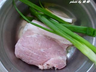 平菇豆腐烧肉的做法步骤：3